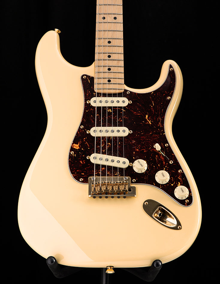 Used Fender American Professional Stratocaster Vintage White Limited