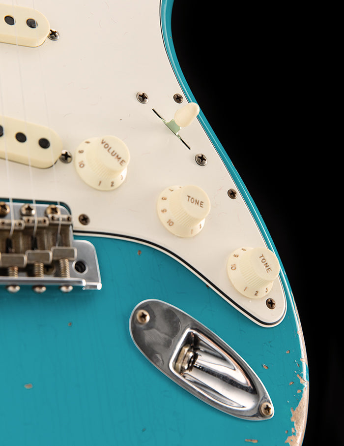 Fender Custom Shop 1967 Stratocaster Heavy Relic | Aged Red Fender