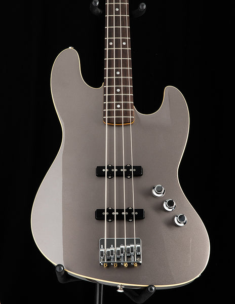 Fender-Aerodyne-BassGray-