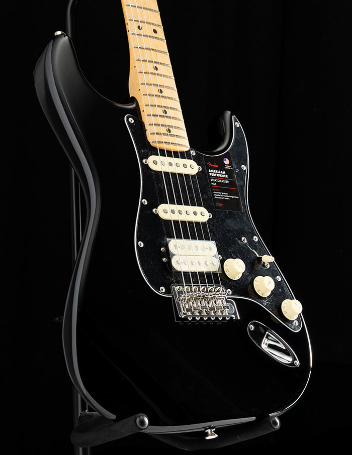 Fender-AmPerfStrat-Black-