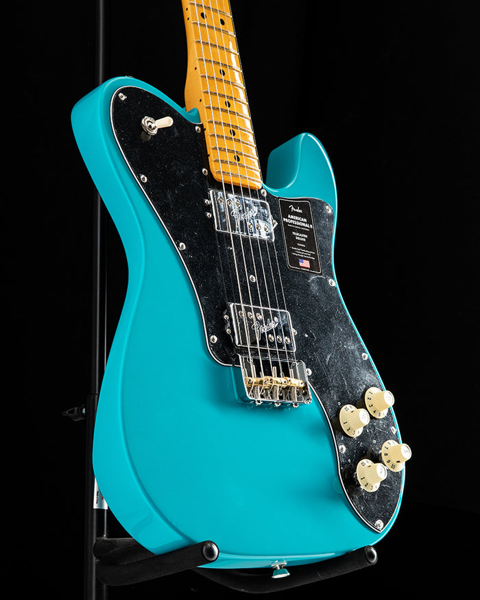 Fender American Professional II Tel 美品です Fender American Professional II Telecaster - Mystic Surf Green
