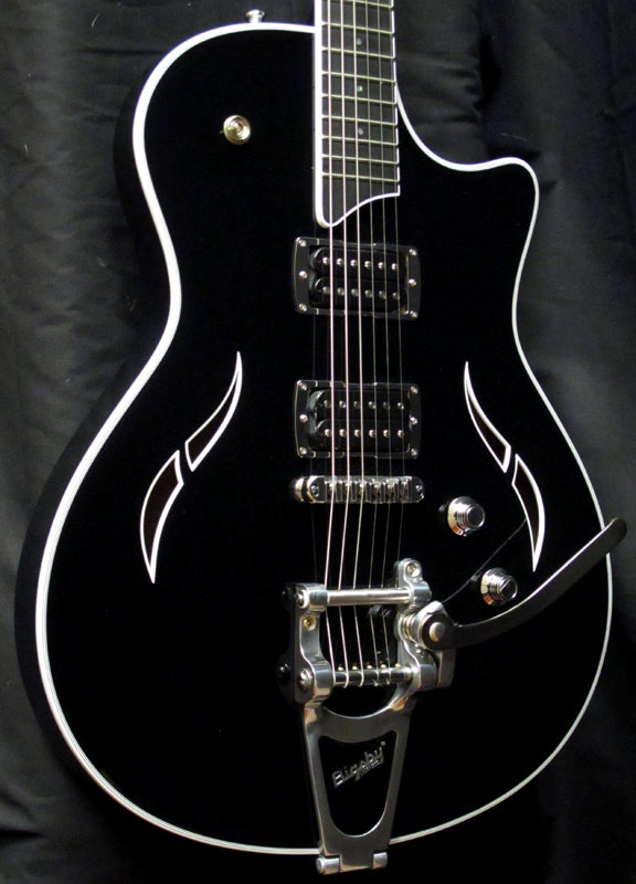 Taylor T3B Semi-Hollow Black-Brian's Guitars