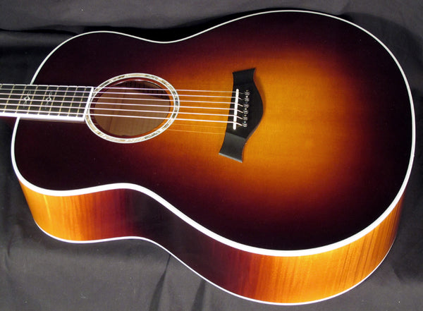 Taylor 618e Tobacco Sunburst-Brian's Guitars