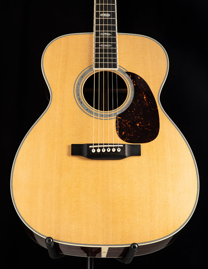 Martin-J-40-2547524-2_700x.jpg
