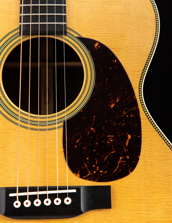 Used Martin 000-28