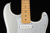 Fender H.E.R. Stratocaster Chrome Glow