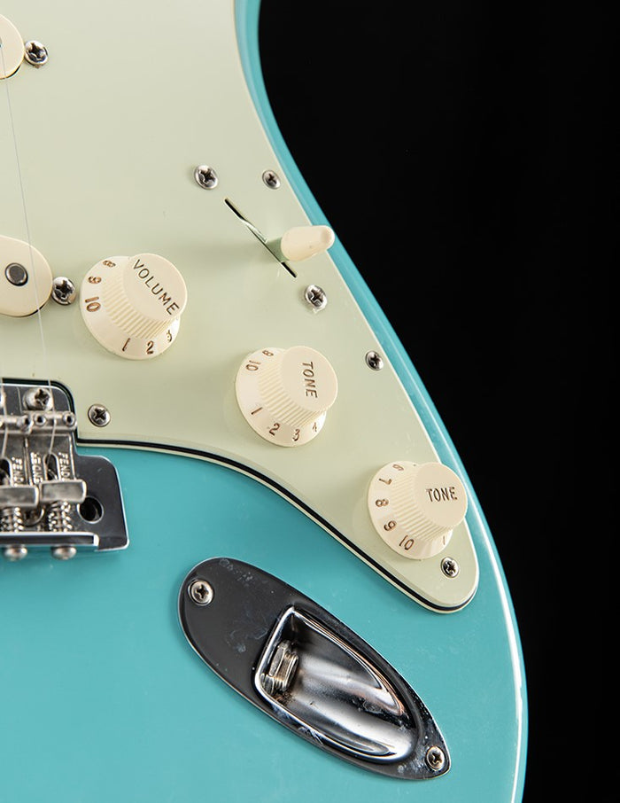 Used Fender Stratocaster '62 AVRI LE Tropical Turqoise