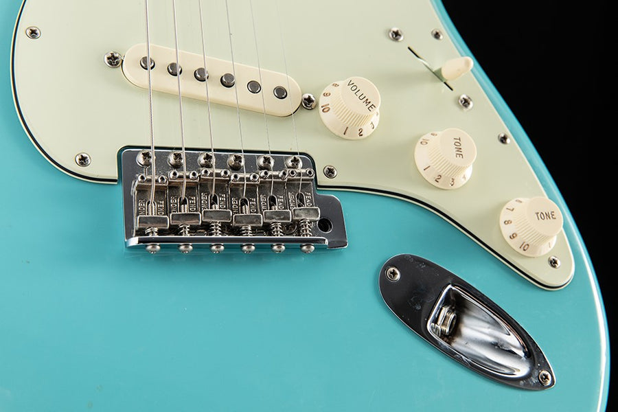 Used Fender Stratocaster '62 AVRI LE Tropical Turqoise